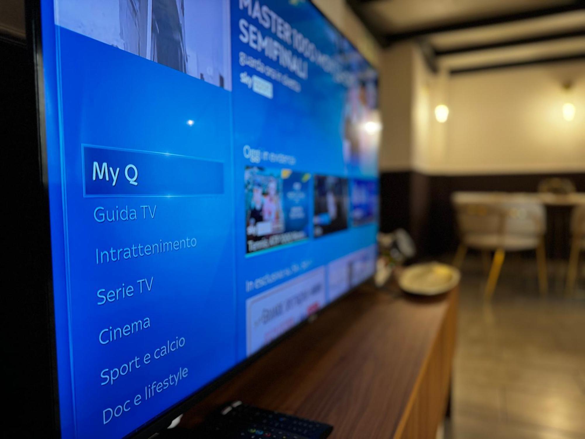 Regina Milano In Verona - Sky Tv, Wifi E Breakfast Box Apartment Exterior foto