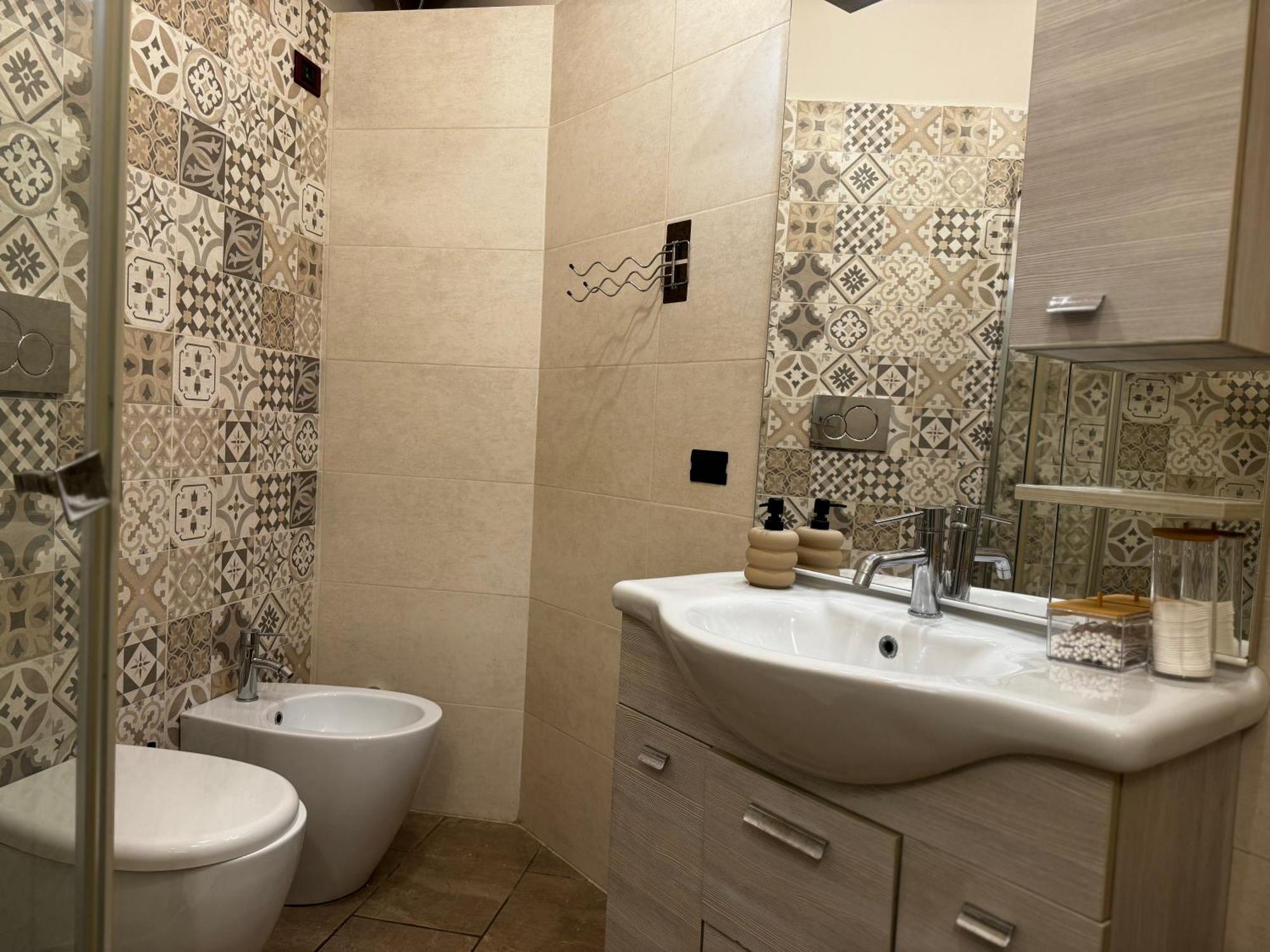 Regina Milano In Verona - Sky Tv, Wifi E Breakfast Box Apartment Exterior foto