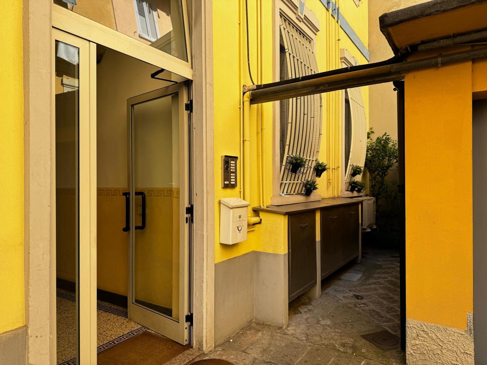 Regina Milano In Verona - Sky Tv, Wifi E Breakfast Box Apartment Exterior foto