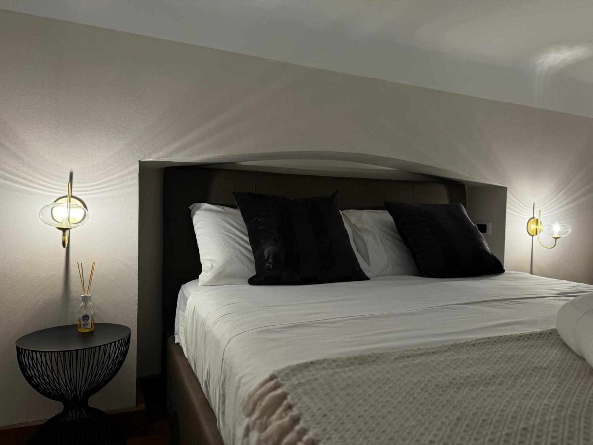 Regina Milano In Verona - Sky Tv, Wifi E Breakfast Box Apartment Exterior foto