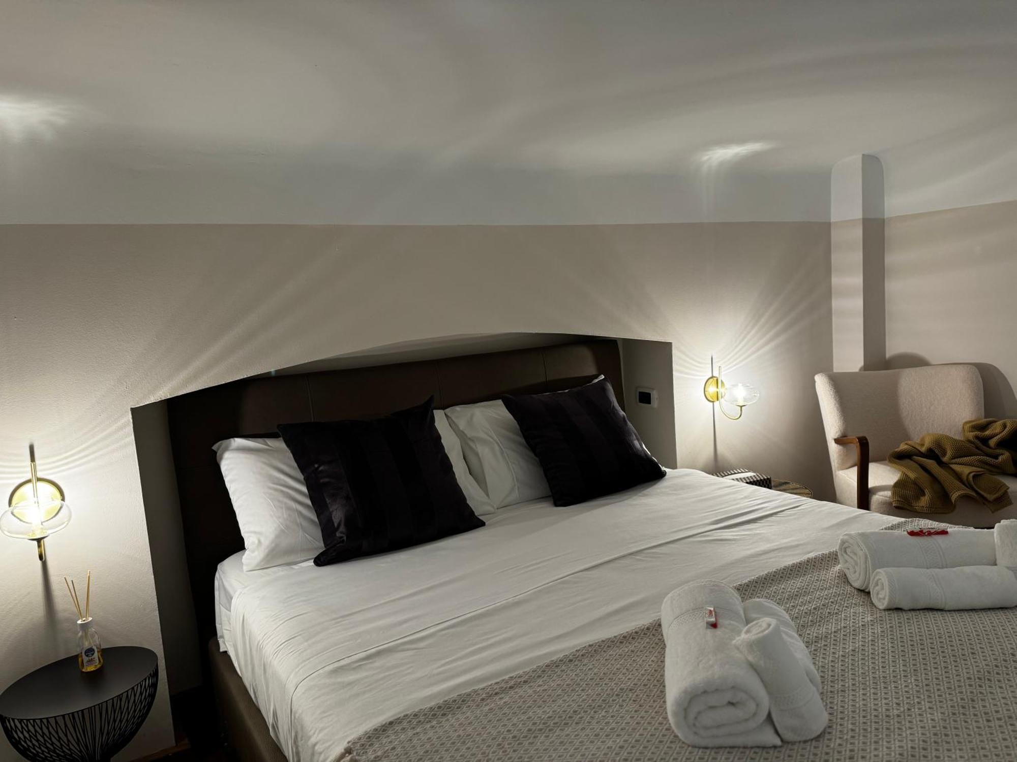 Regina Milano In Verona - Sky Tv, Wifi E Breakfast Box Apartment Exterior foto